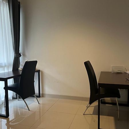 2 Floor Cozy House In Wisteria Jakarta Garden City Exterior foto